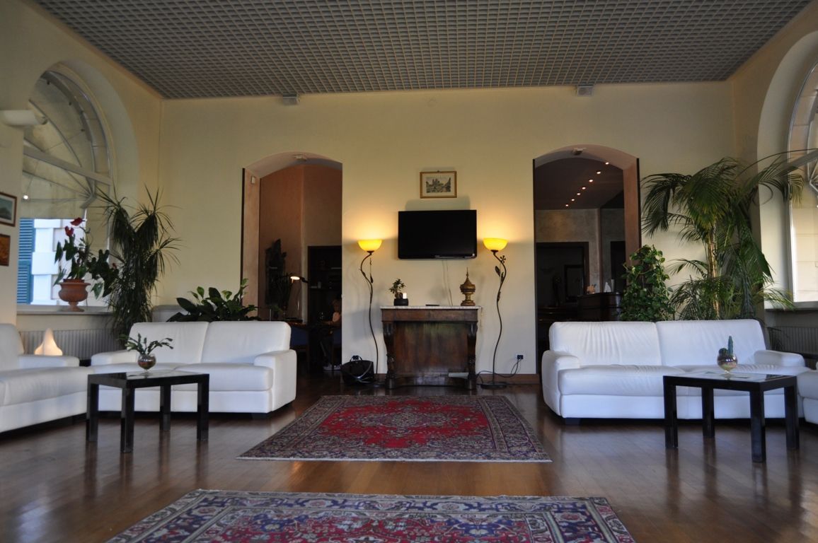 Отель, гостиница в Сан-Ремо, Италия, 1 000 м² - фото 3