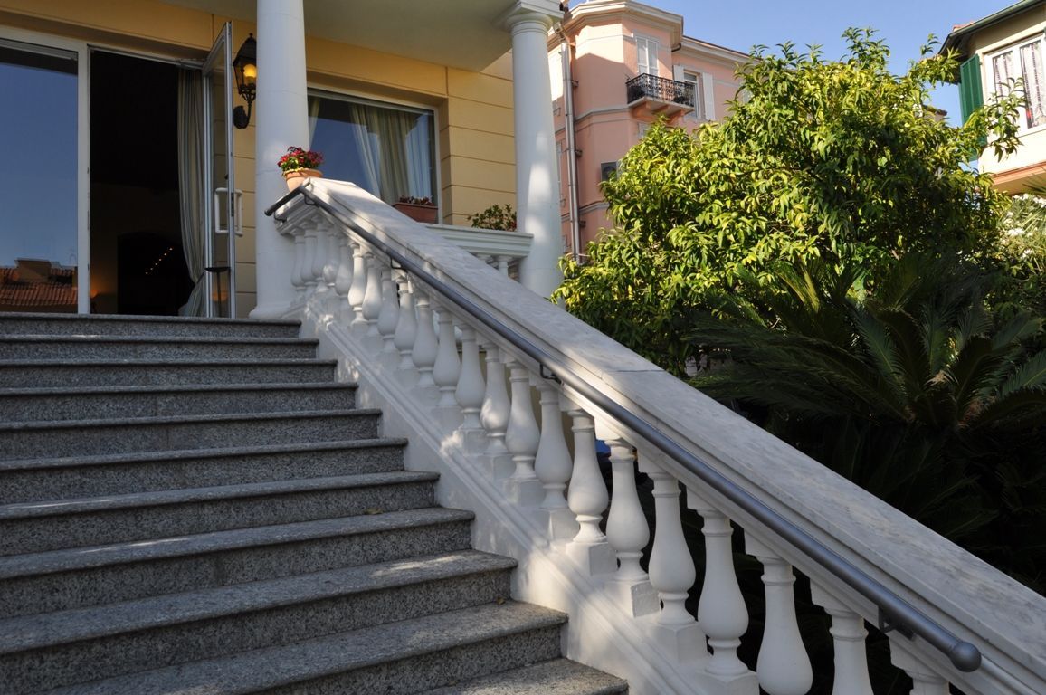 Отель, гостиница в Сан-Ремо, Италия, 1 000 м² - фото 2