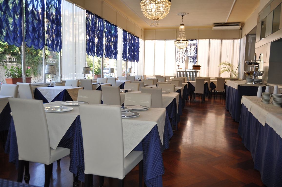 Отель, гостиница в Сан-Ремо, Италия, 1 000 м² - фото 6