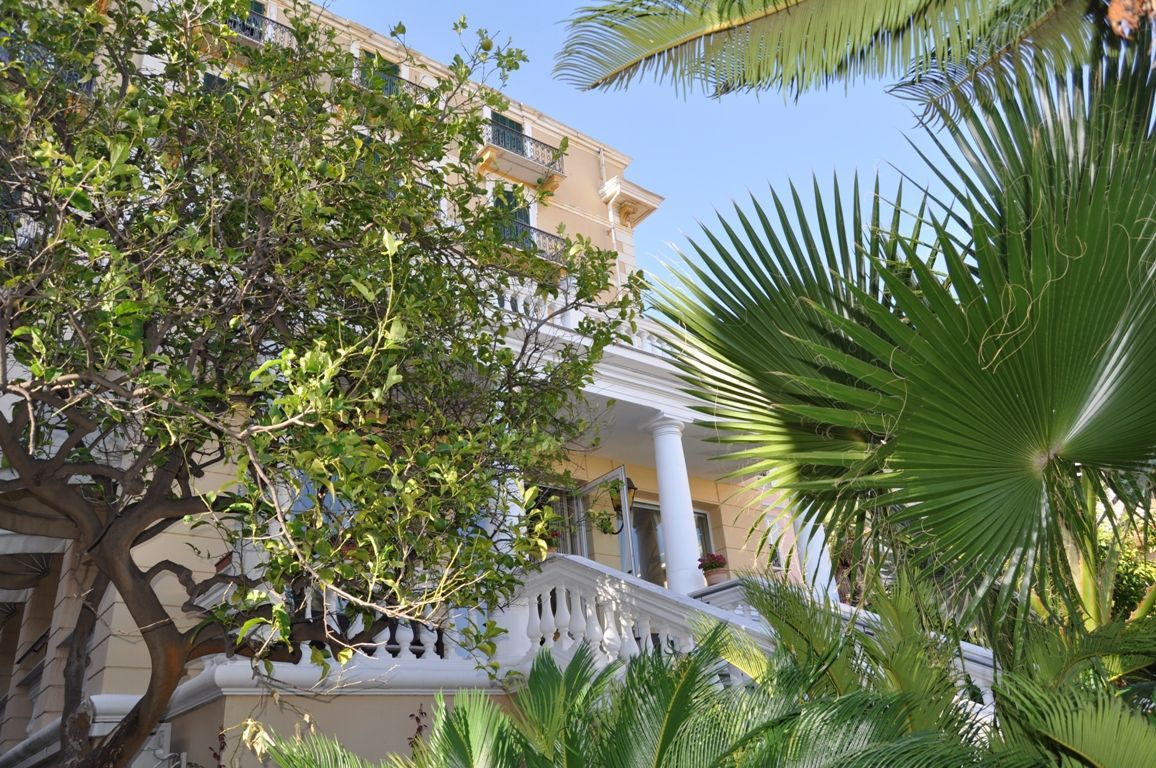 Отель, гостиница в Сан-Ремо, Италия, 1 000 м² - фото 10