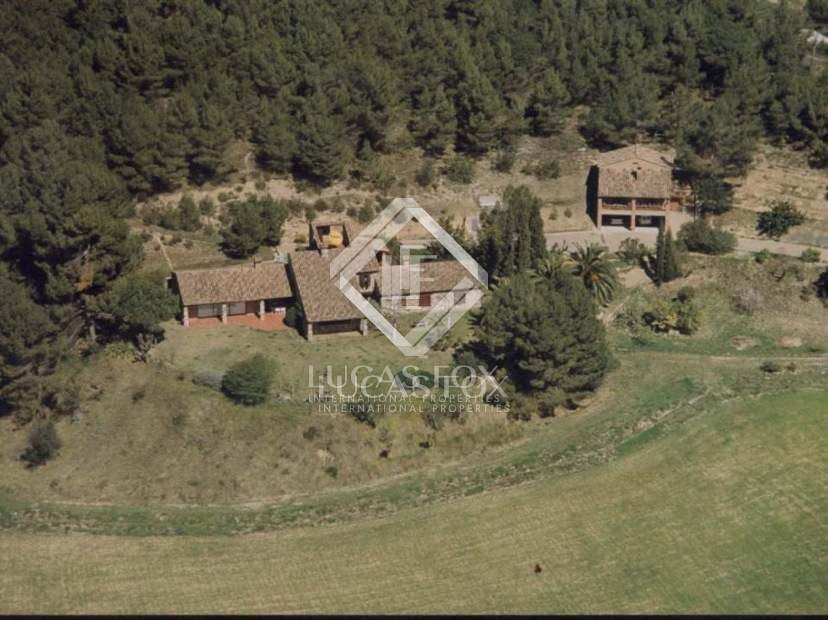 Дом в Сан-Кугат-дель-Вальес, Испания, 735 м2 - фото 1