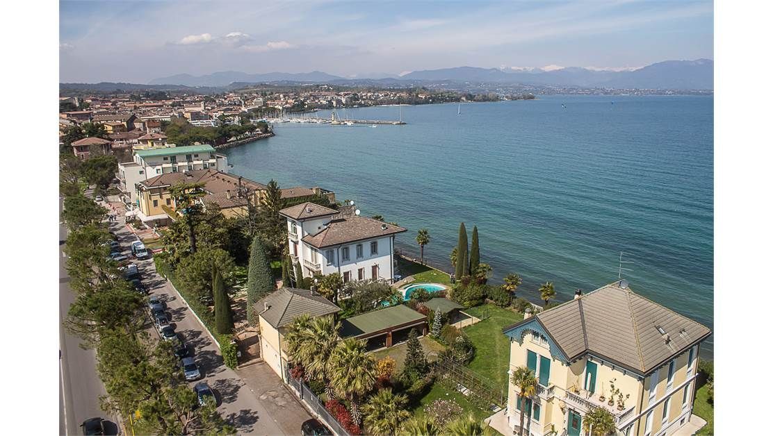 Вилла у озера Гарда, Италия, 420 м² - фото 3