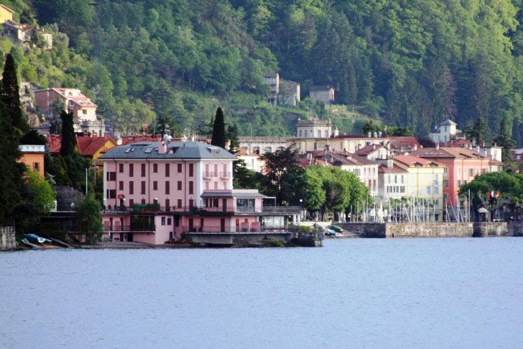 Отель, гостиница у озера Комо, Италия, 500 м2 - фото 1