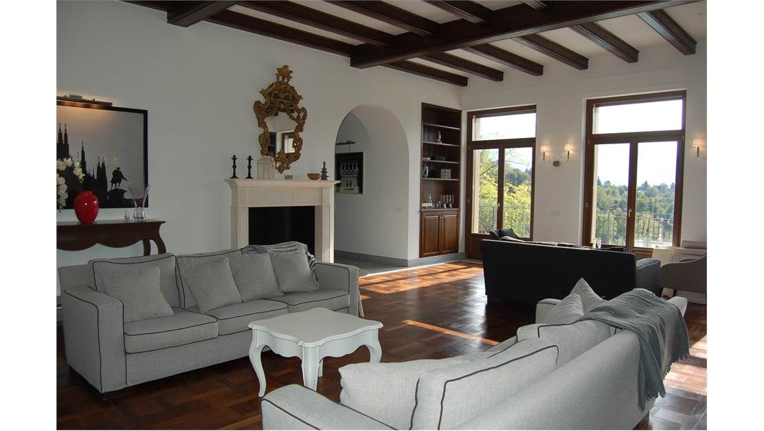 Вилла у озера Комо, Италия, 350 м² - фото 4