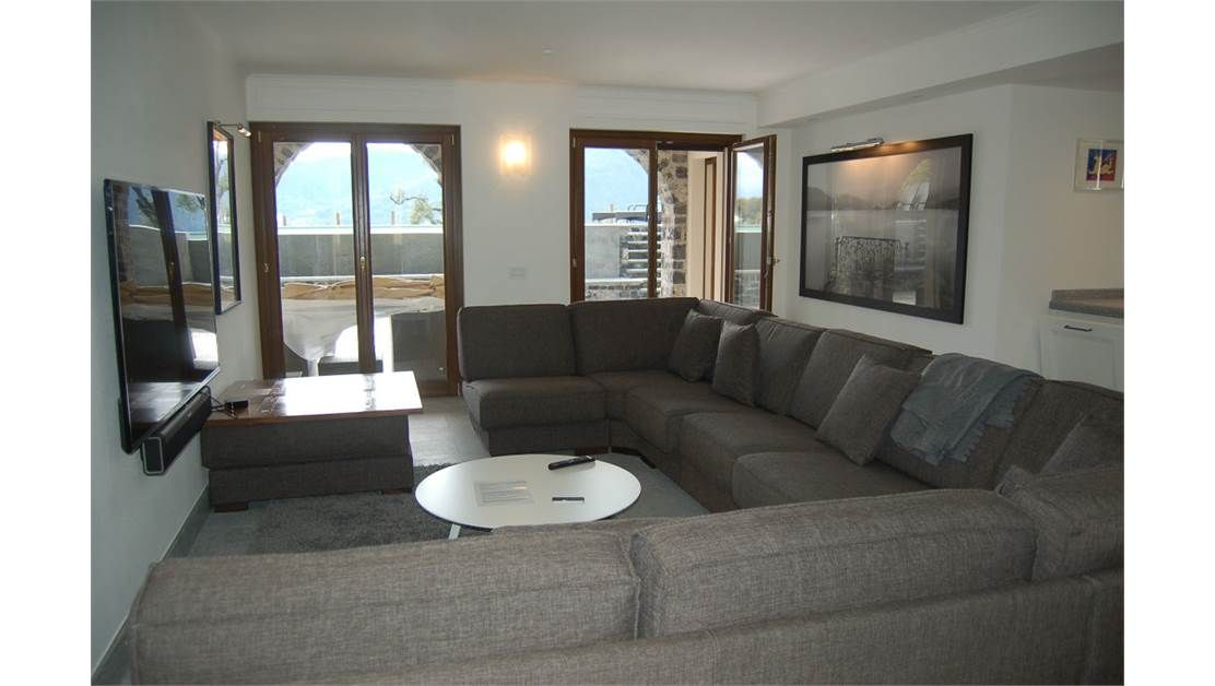 Вилла у озера Комо, Италия, 350 м² - фото 8