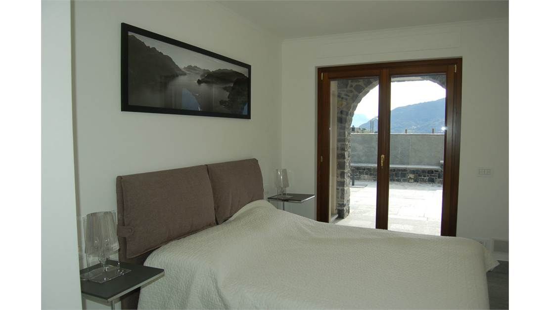 Вилла у озера Комо, Италия, 350 м² - фото 11