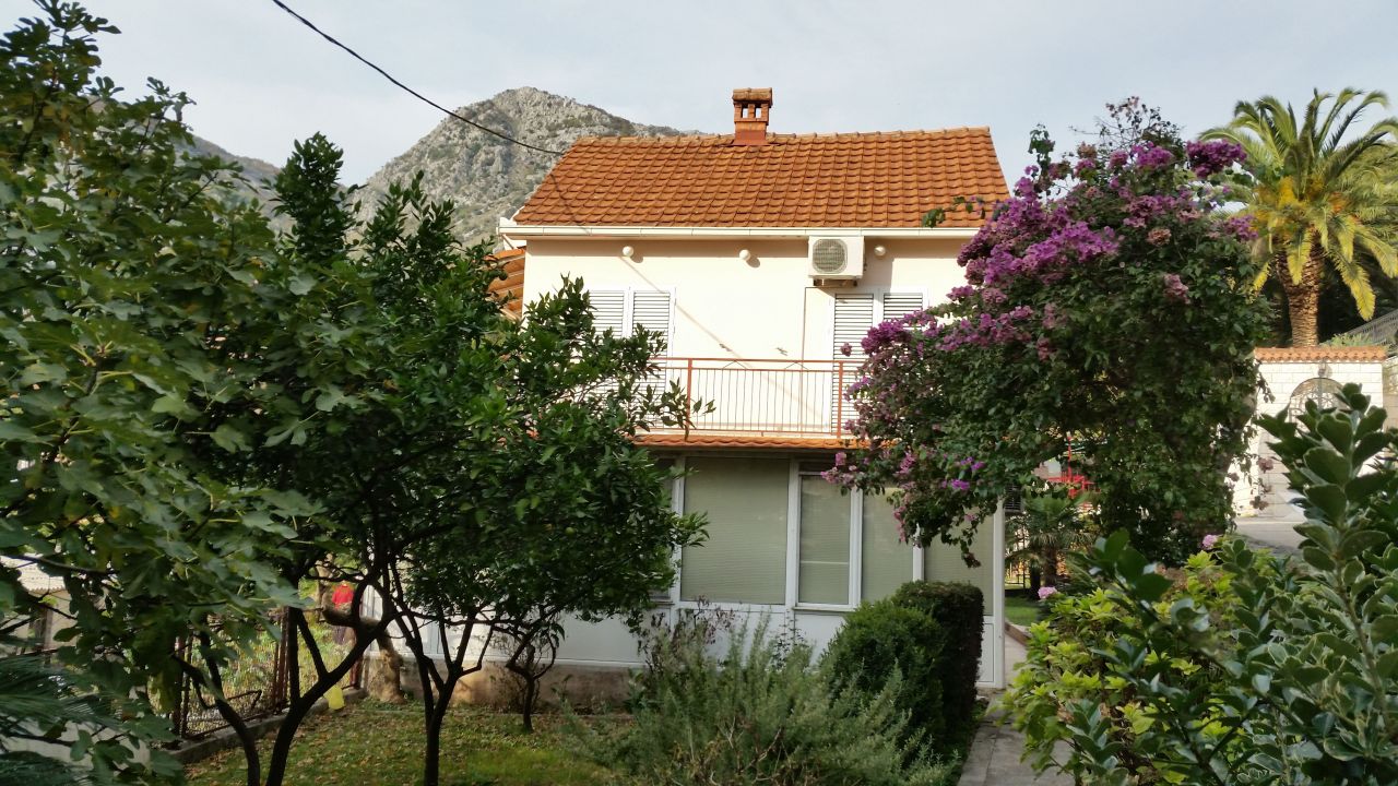Дом в Рисане, Черногория, 100 м2 - фото 1