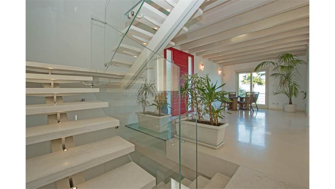 Вилла у озера Гарда, Италия, 500 м² - фото 8