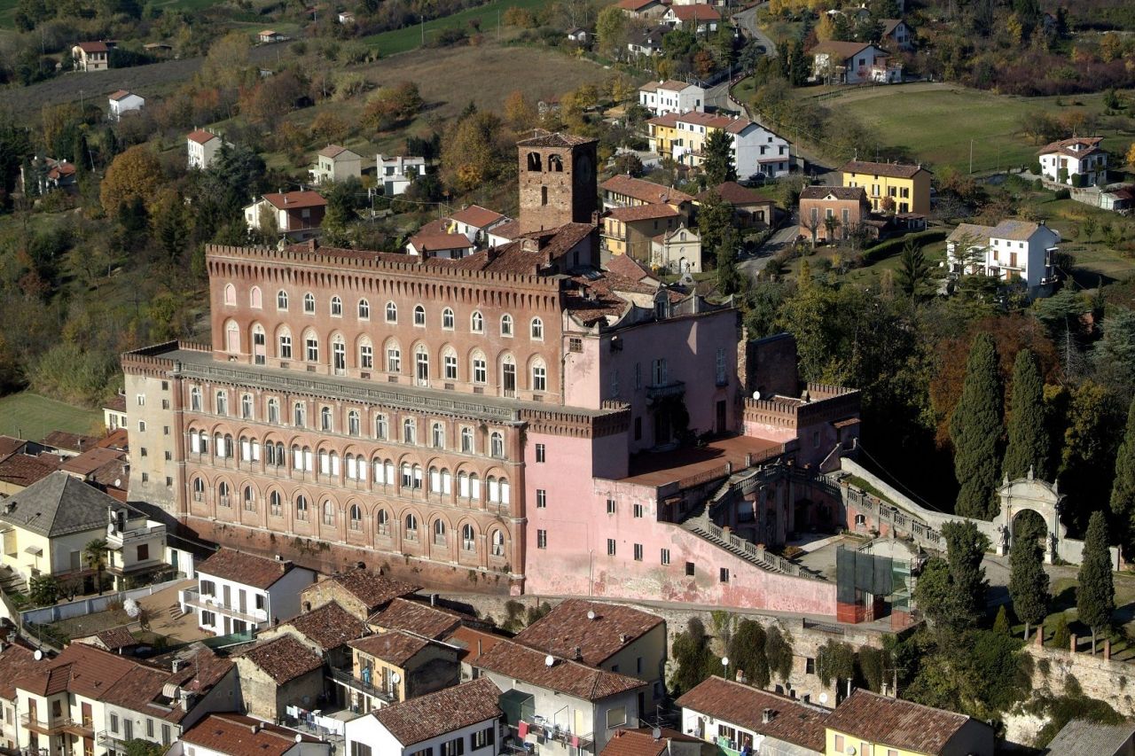 Замок Пьемонт, Италия, 4 400 м2 - фото 1