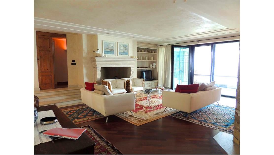 Вилла у озера Гарда, Италия, 750 м² - фото 6