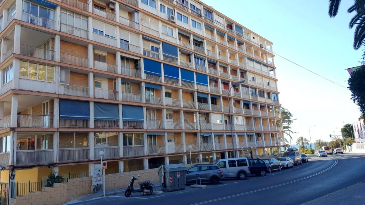 Коммерческая недвижимость в Аликанте, Испания - фото 1