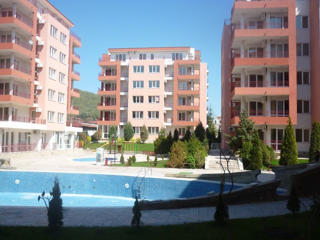 Апартаменты в Елените, Болгария, 80 м2 - фото 1