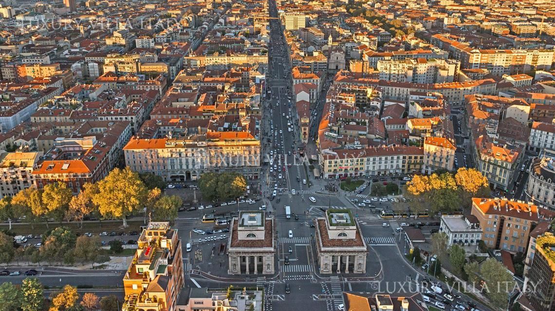 Пентхаус в Милане, Италия, 750 м2 - фото 1