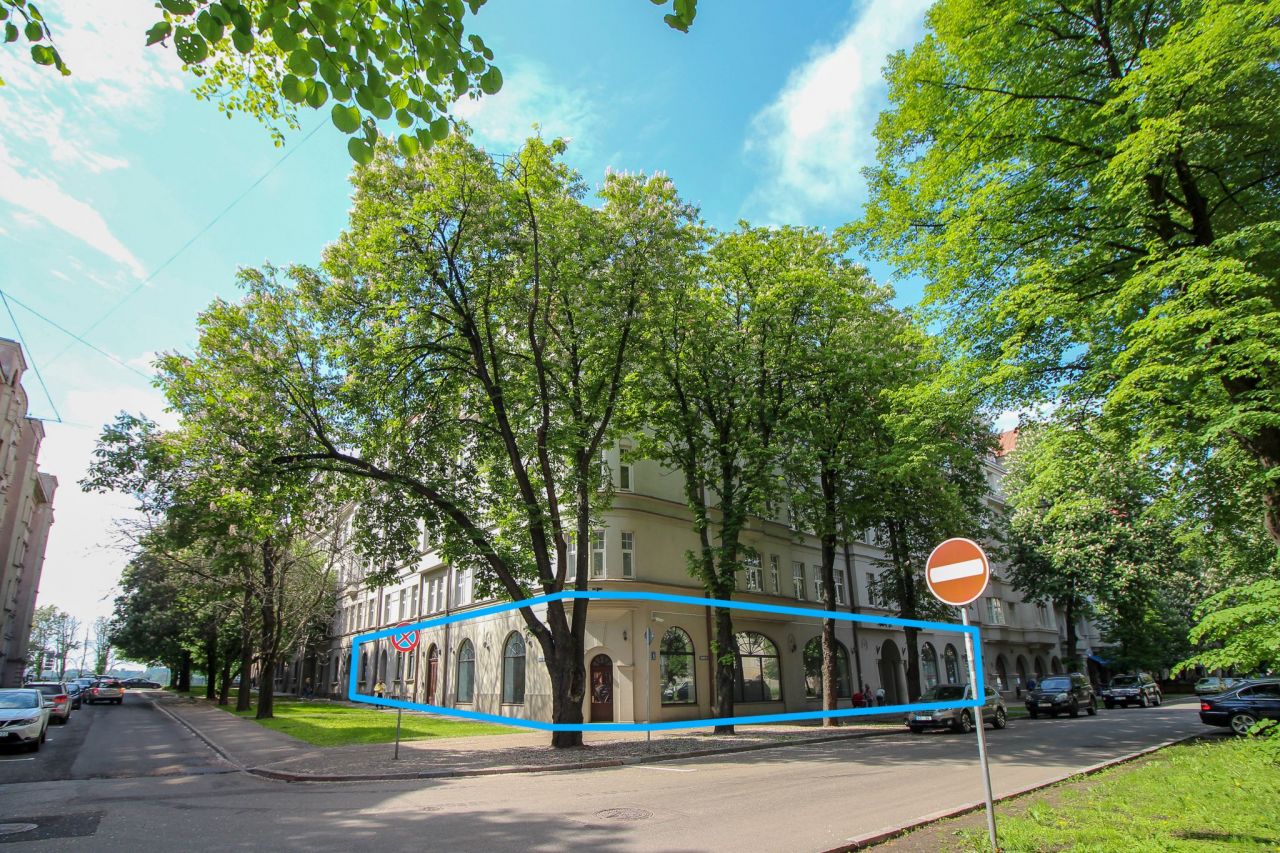 Коммерческая недвижимость в Риге, Латвия, 487 м2 - фото 1