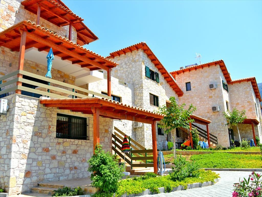 Коммерческая недвижимость в Коринфии, Греция - фото 1