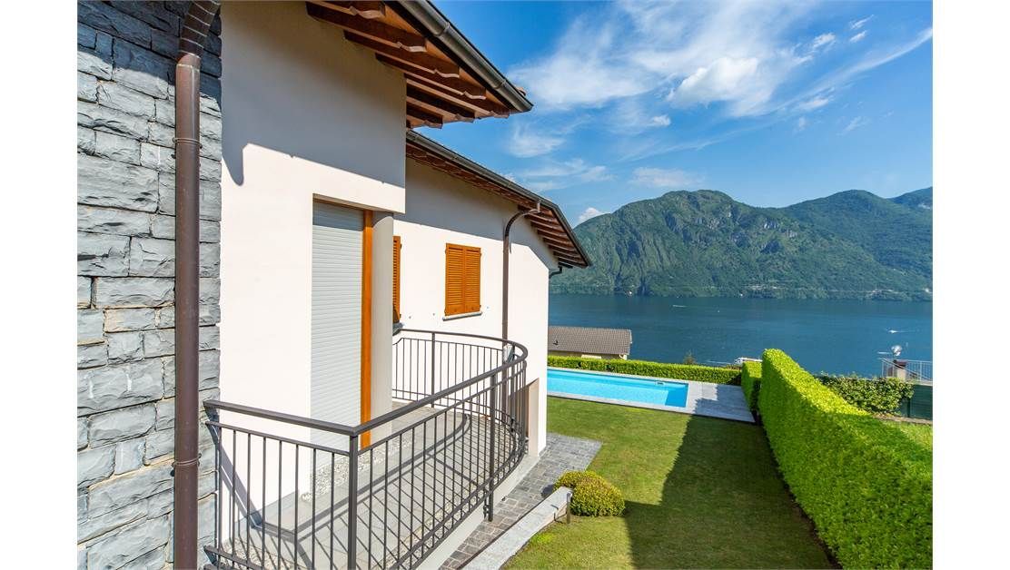 Вилла у озера Комо, Италия, 200 м² - фото 10