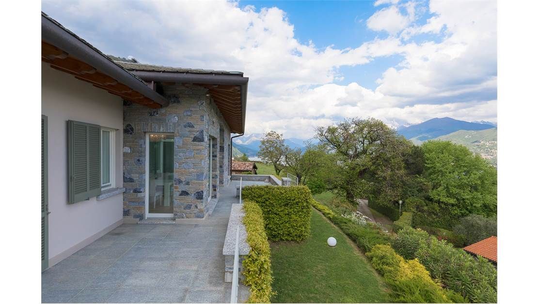 Вилла у озера Комо, Италия, 300 м² - фото 3