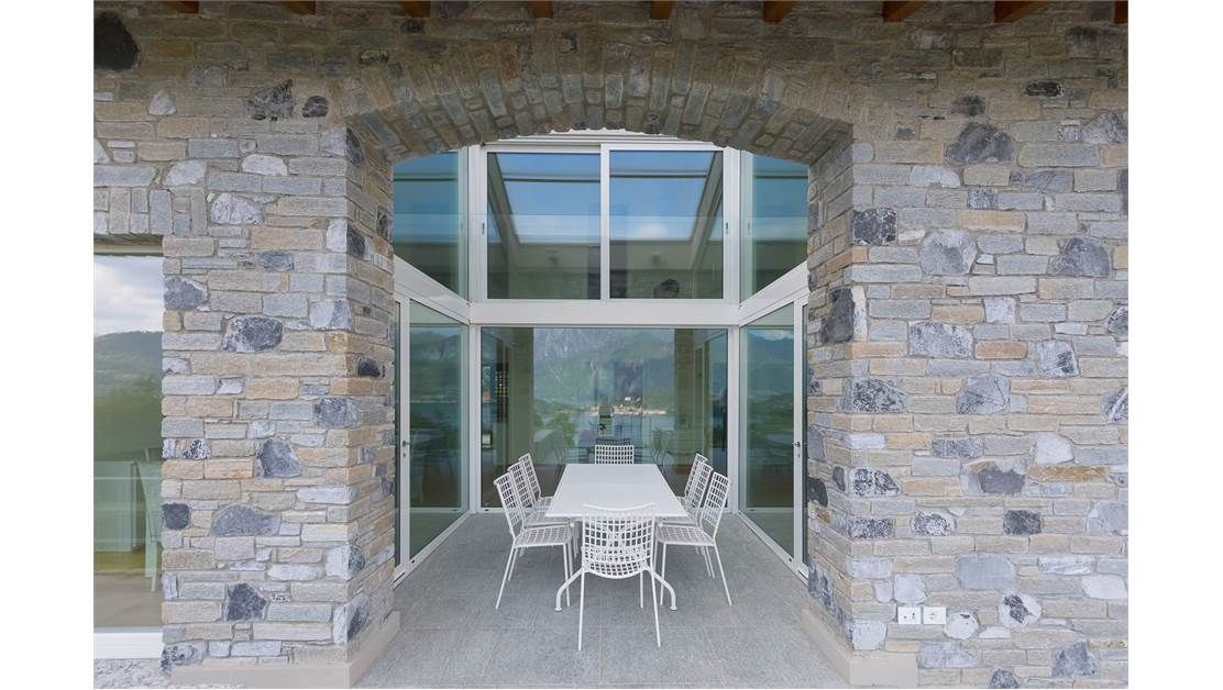 Вилла у озера Комо, Италия, 300 м² - фото 5