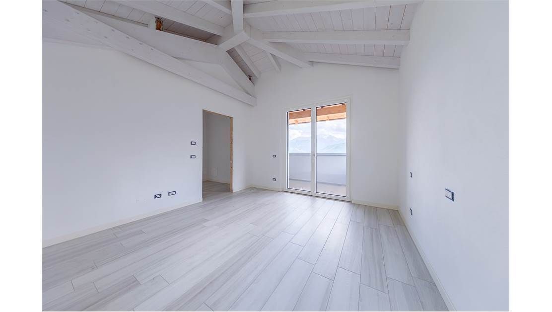 Вилла у озера Комо, Италия, 320 м² - фото 10