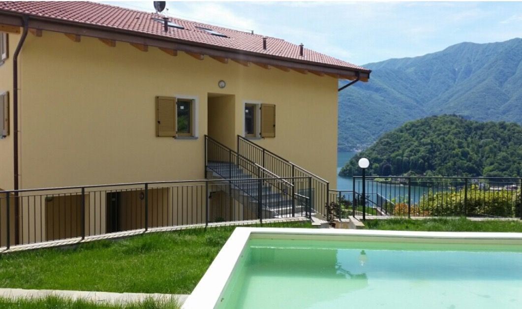 Апартаменты у озера Комо, Италия, 85 м2 - фото 1