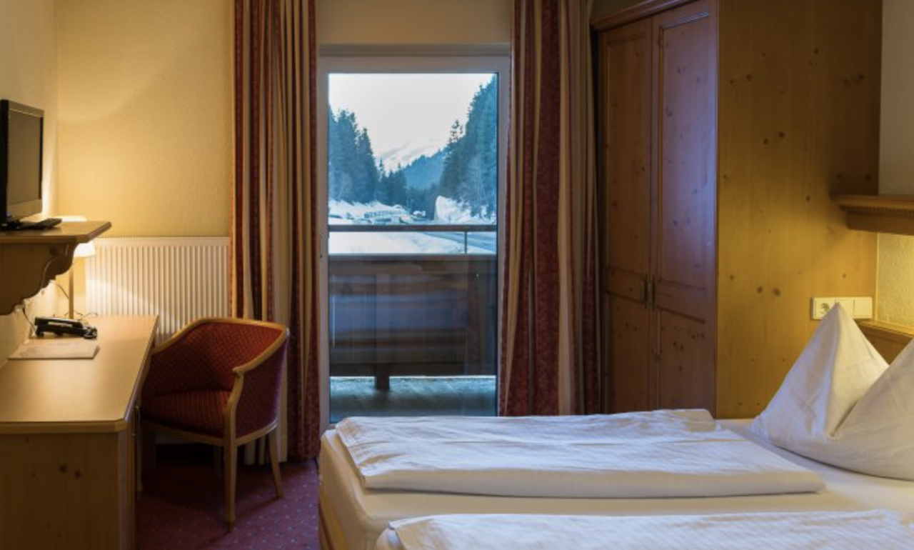 Отель, гостиница в Кицбюэле, Австрия - фото 1