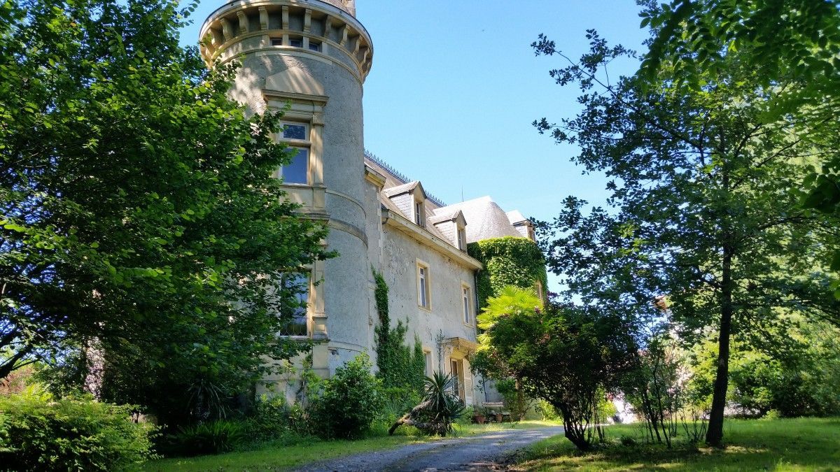 Замок в Тулузе, Франция, 600 м2 - фото 1