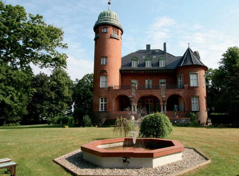 Замок Мекленбург-Передняя Померания, Германия, 2 900 м2 - фото 1