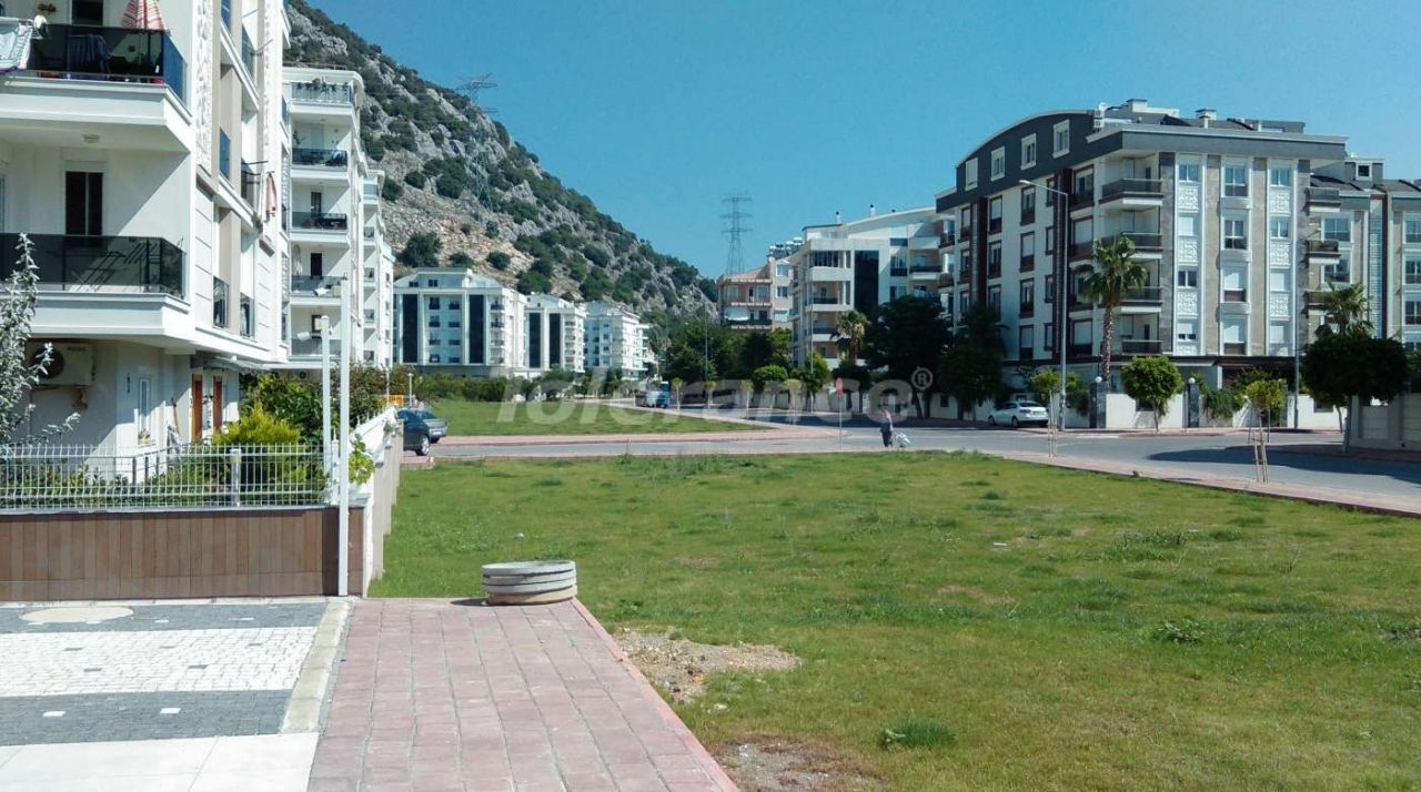 Коммерческая недвижимость в Анталии, Турция, 250 м2 - фото 1