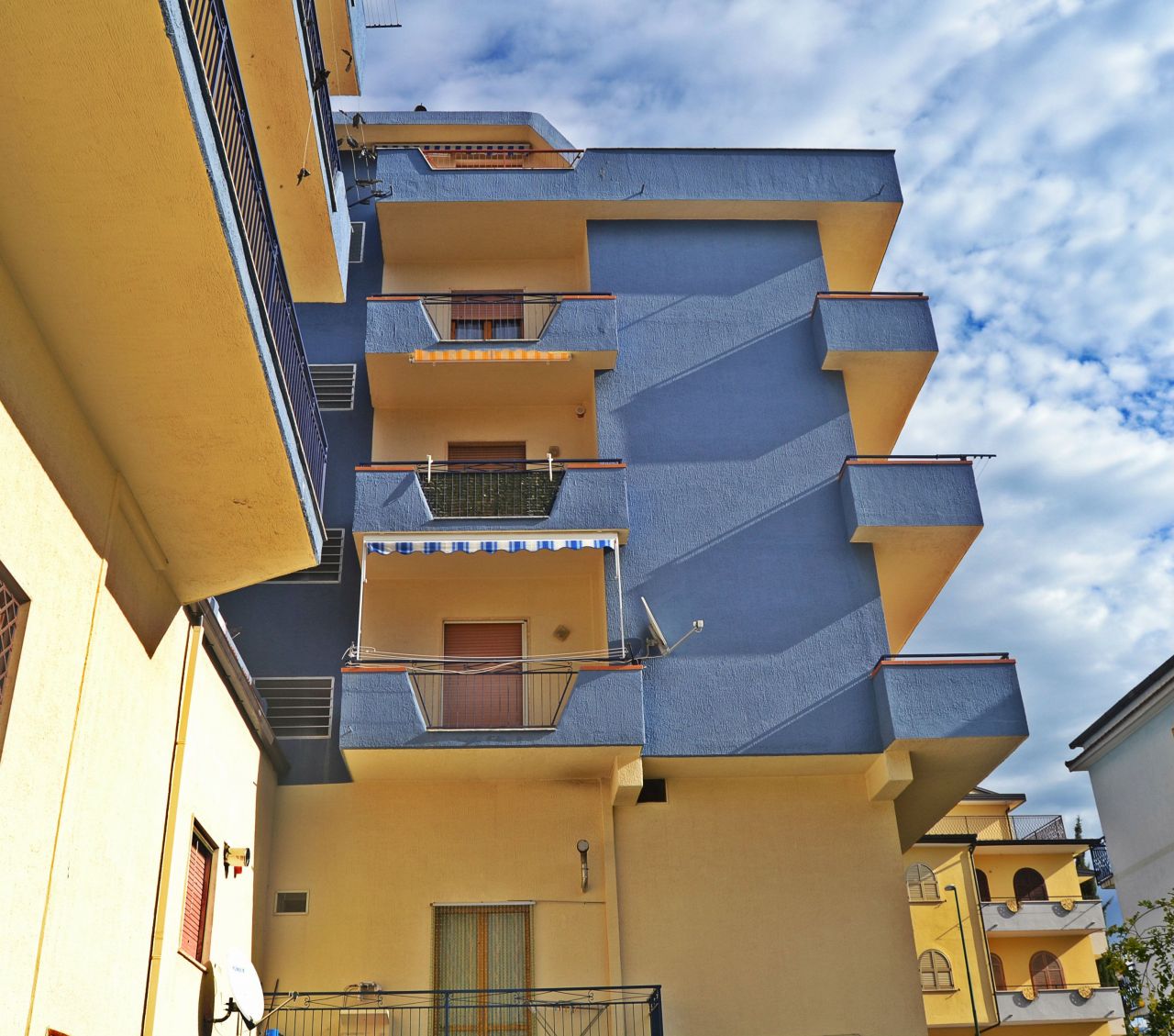 Апартаменты в Скалее, Италия, 63 м2 - фото 1