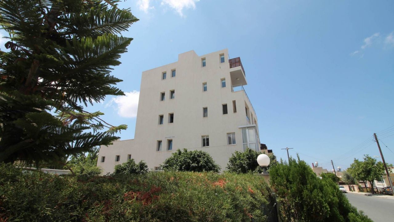 Коммерческая недвижимость в Пафосе, Кипр, 450 м2 - фото 1