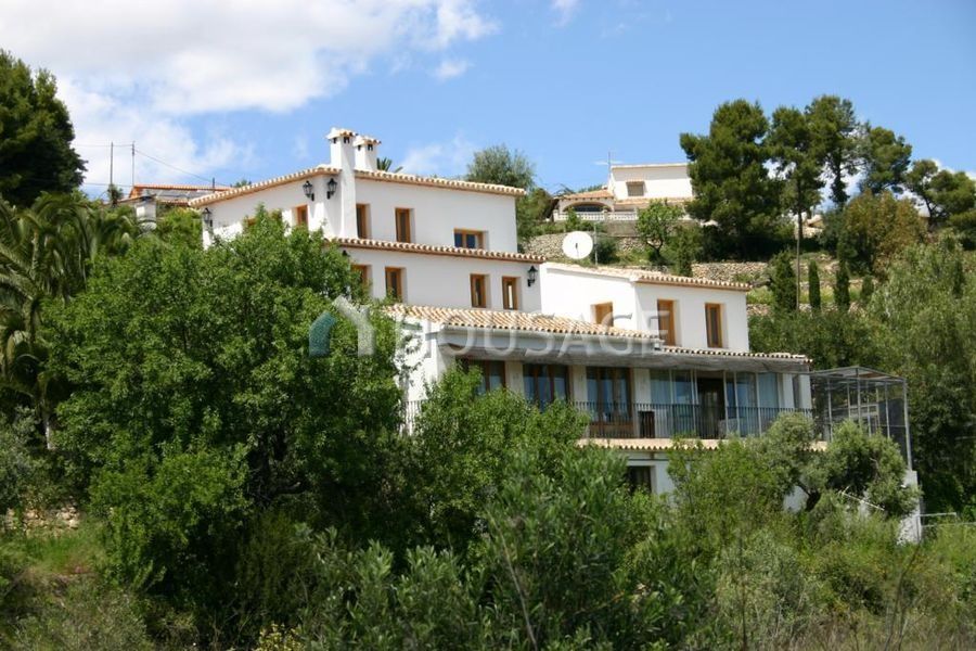 Коммерческая недвижимость в Бенисе, Испания, 705 м2 - фото 1