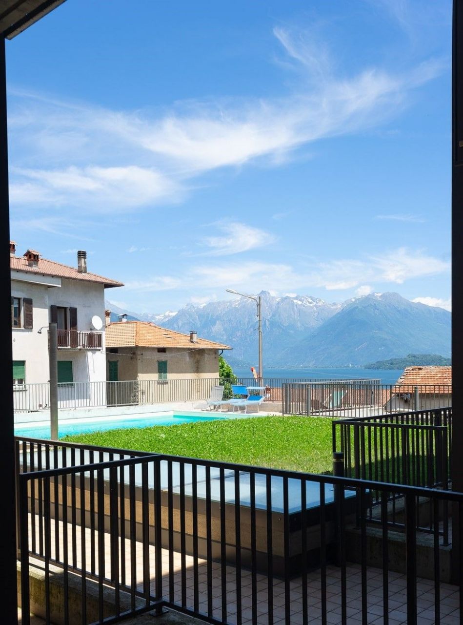 Апартаменты у озера Комо, Италия, 72 м2 - фото 1