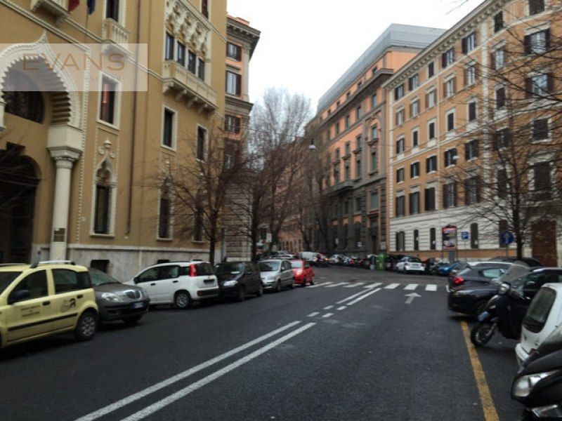 Коммерческая недвижимость в Риме, Италия - фото 1