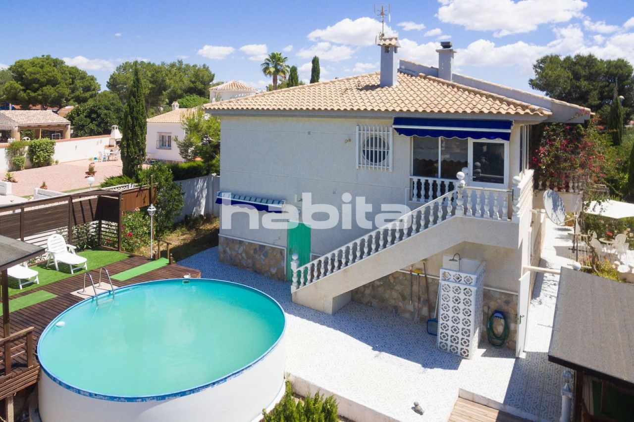 Дом в Пилар-де-ла-Орадада, Испания, 251.93 м2 - фото 1