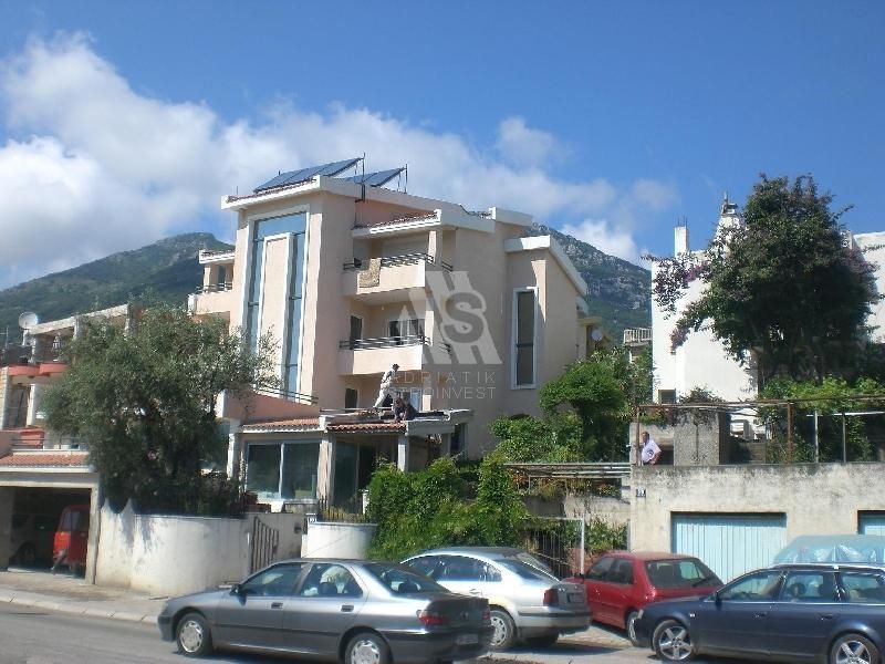 Дом в Баре, Черногория, 353 м2 - фото 1