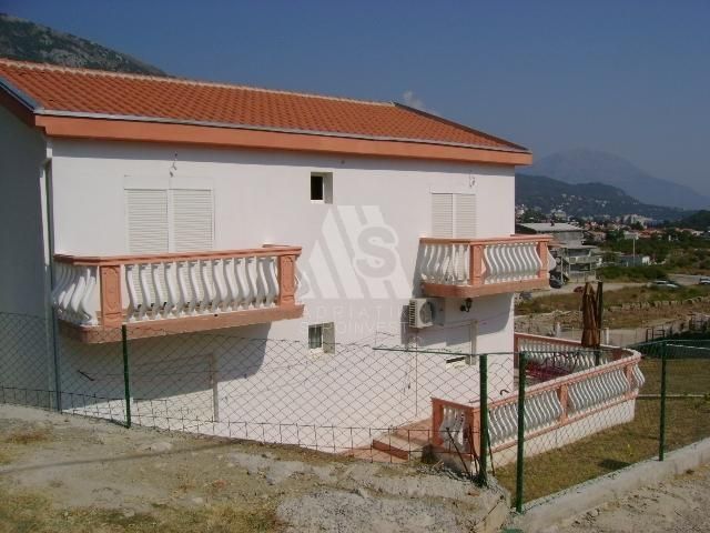 Дом в Сутоморе, Черногория, 200 м2 - фото 1