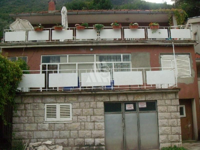 Дом в Столиве, Черногория, 240 м2 - фото 1