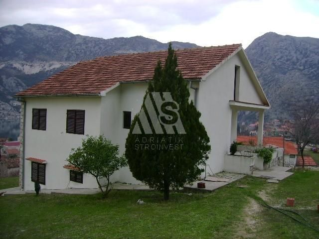 Дом в Рисане, Черногория, 180 м2 - фото 1