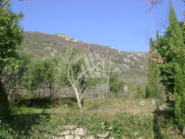 Земля в Херцег-Нови, Черногория, 2 400 м2 - фото 1