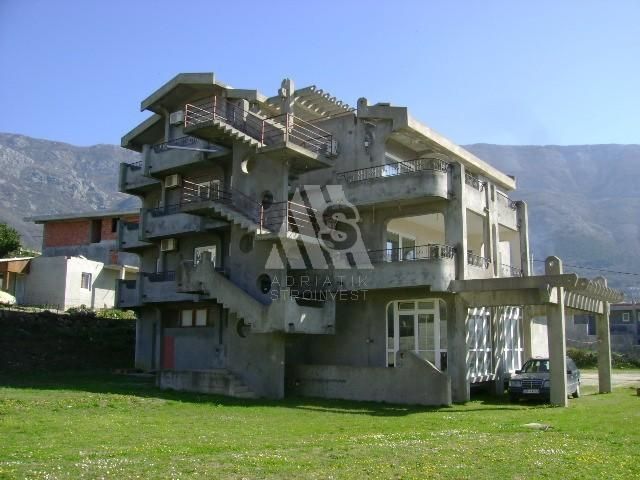 Дом в Сутоморе, Черногория, 700 м2 - фото 1