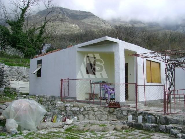 Дом в Сутоморе, Черногория, 38 м2 - фото 1