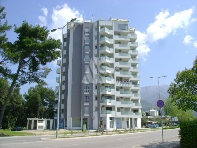Квартира в Баре, Черногория, 61 м2 - фото 1