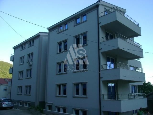 Квартира в Петроваце, Черногория, 74 м2 - фото 1