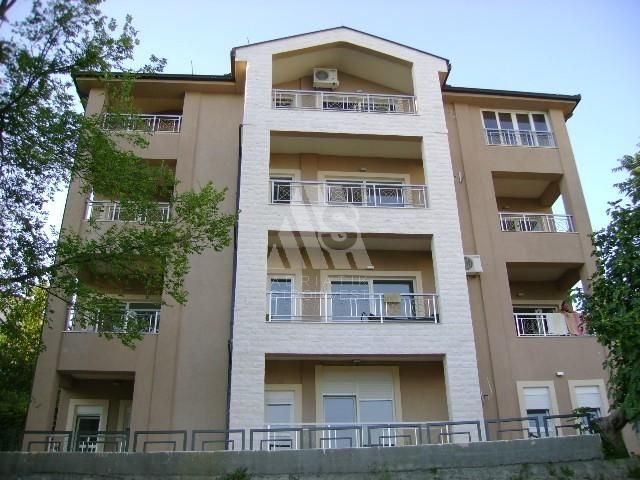 Квартира в Херцег-Нови, Черногория, 65 м2 - фото 1