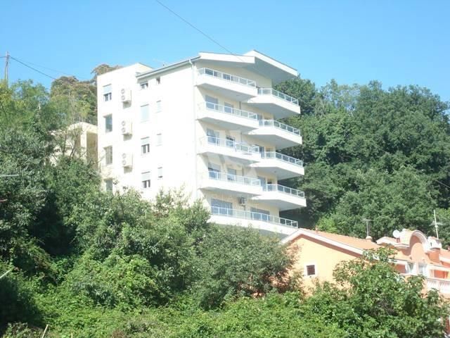 Квартира в Херцег-Нови, Черногория, 136 м2 - фото 1