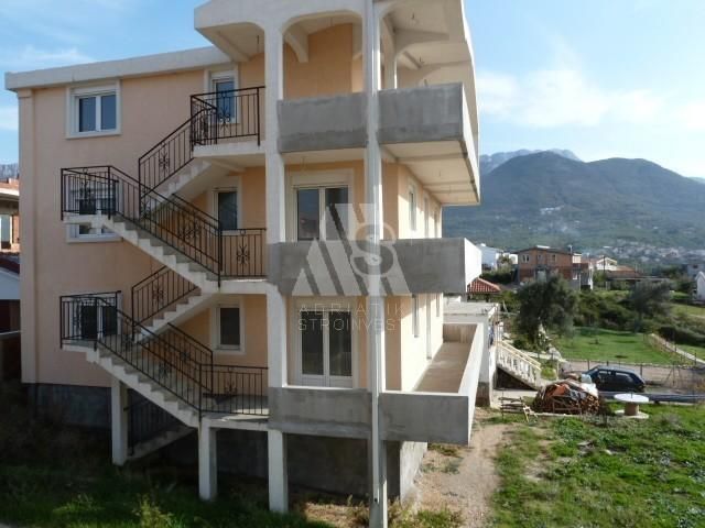 Дом в Баре, Черногория, 330 м2 - фото 1
