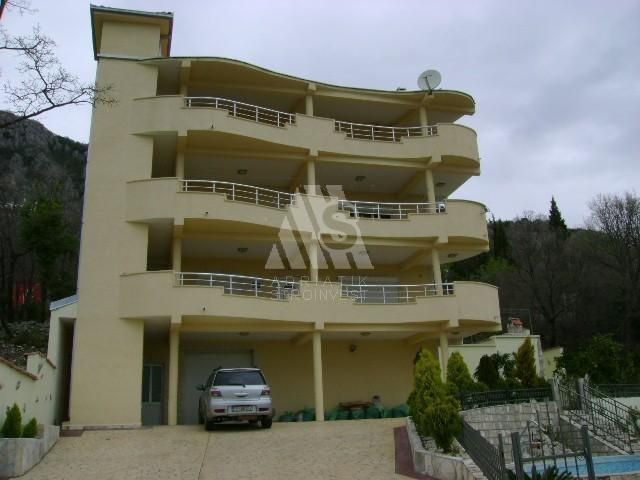 Дом в Сутоморе, Черногория, 484 м2 - фото 1