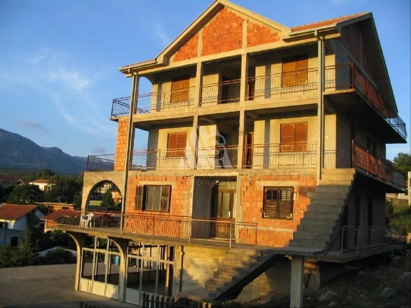 Дом в Утехе, Черногория, 1 000 м2 - фото 1