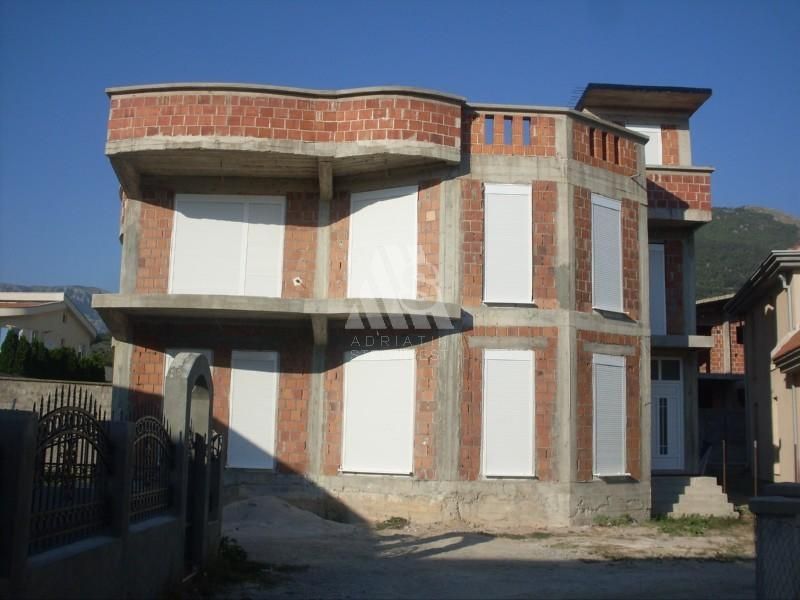 Дом в Баре, Черногория, 230 м2 - фото 1