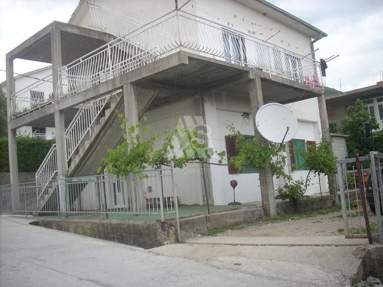Дом в Биеле, Черногория, 200 м2 - фото 1